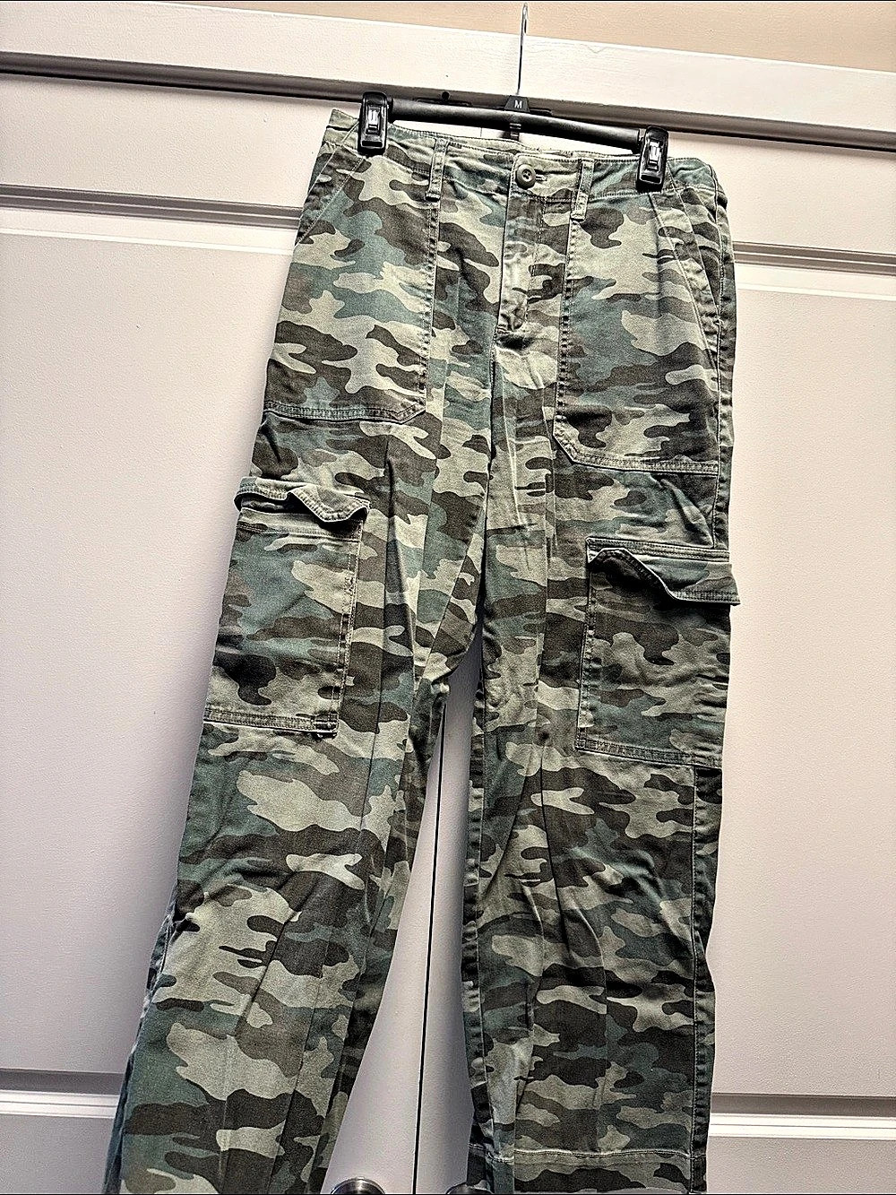 Universal Thread Women’s Camo straight leg pants